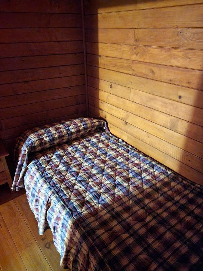 Camping Fuente De Piedra Luaran gambar