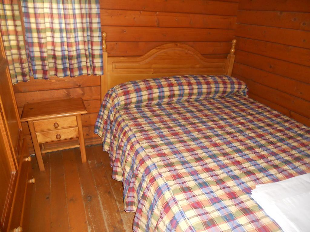 Camping Fuente De Piedra Bilik gambar