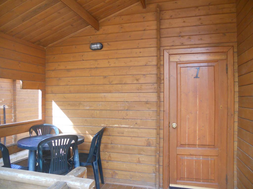 Camping Fuente De Piedra Bilik gambar