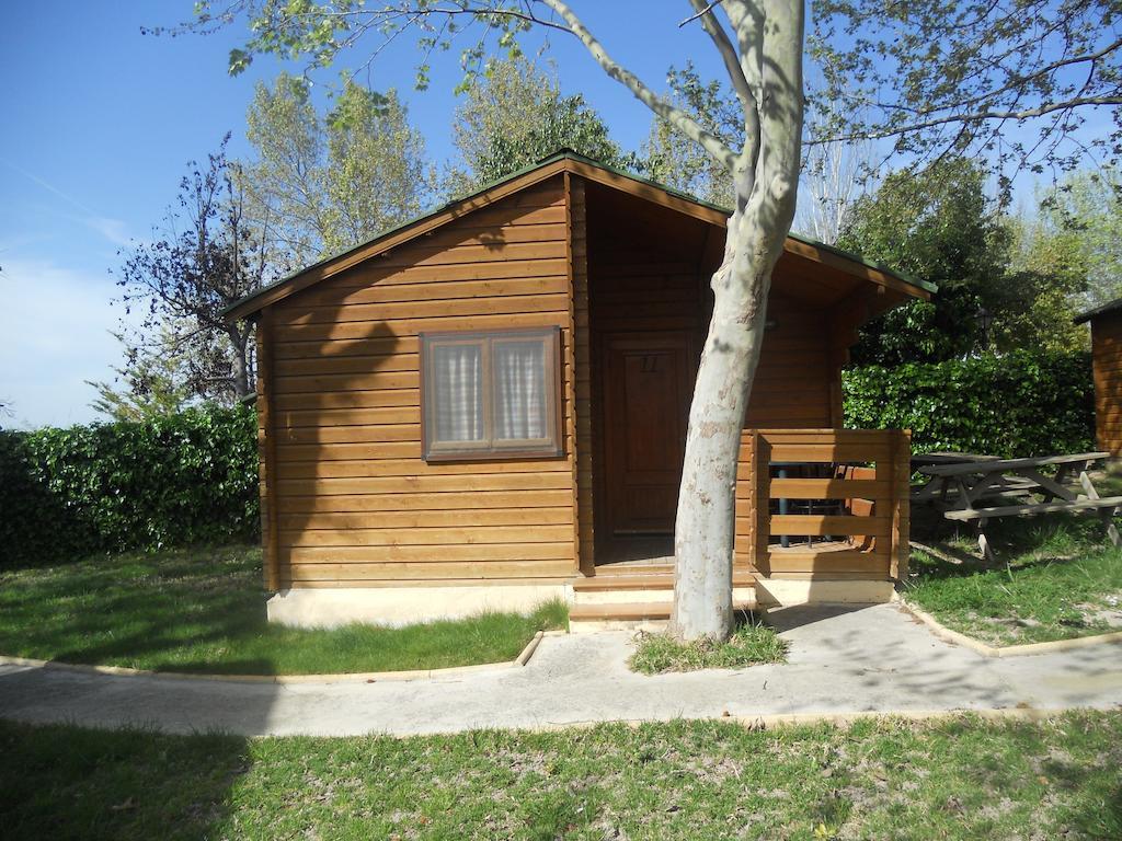 Camping Fuente De Piedra Luaran gambar