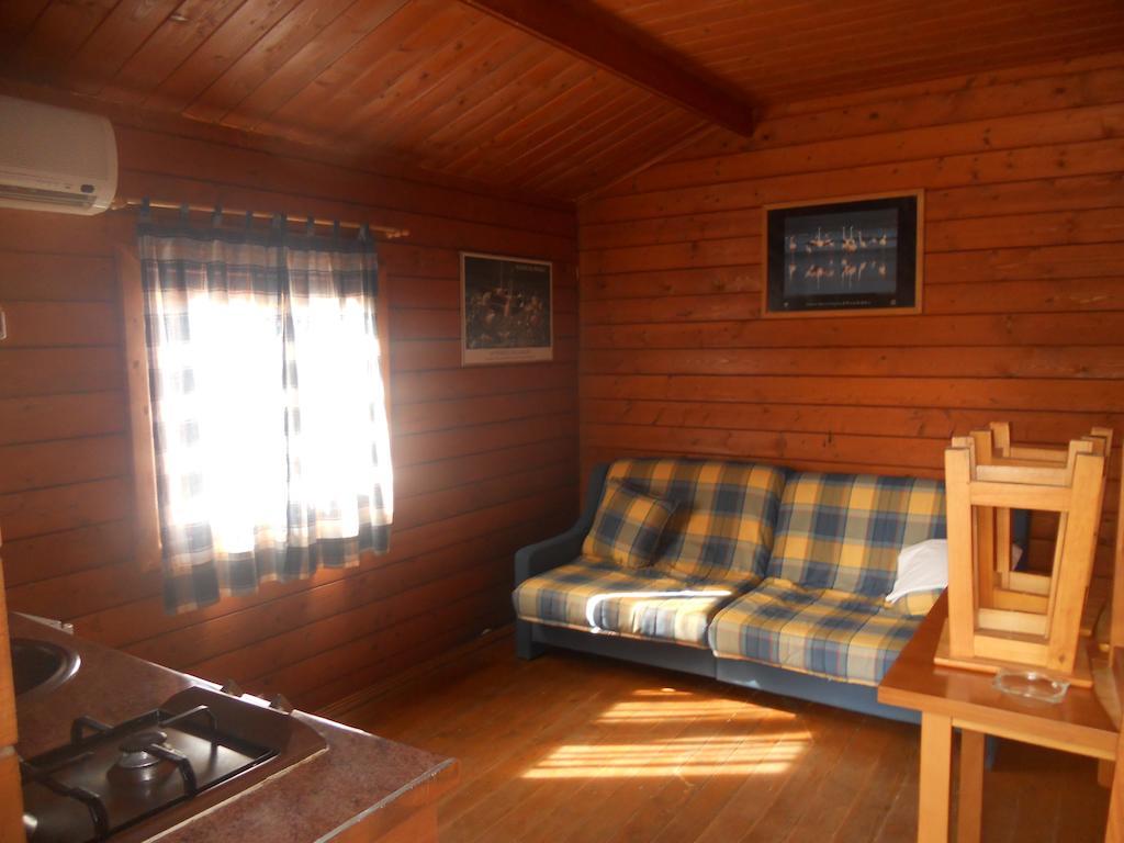 Camping Fuente De Piedra Luaran gambar
