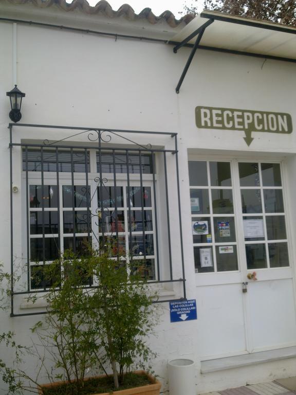 Camping Fuente De Piedra Luaran gambar