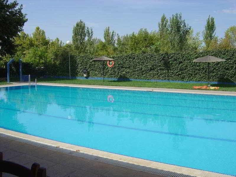 Camping Fuente De Piedra Luaran gambar